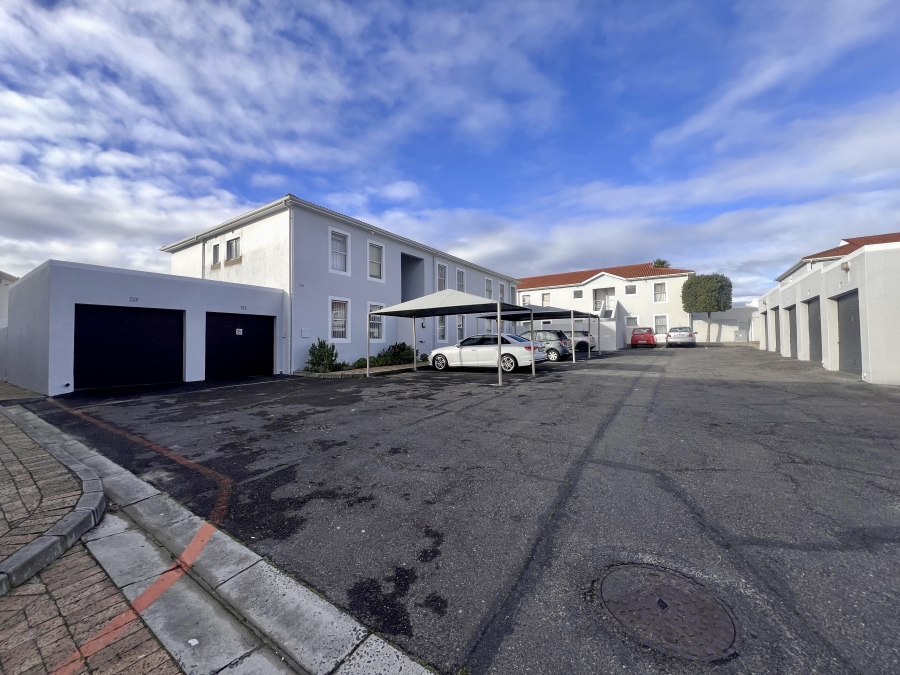3 Bedroom Property for Sale in Flamingo Vlei Western Cape